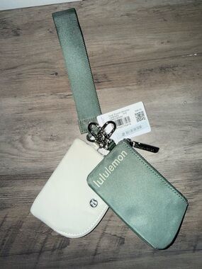 Lululemon Dual Pouch Wristlet Grey eucalyptus and bone
